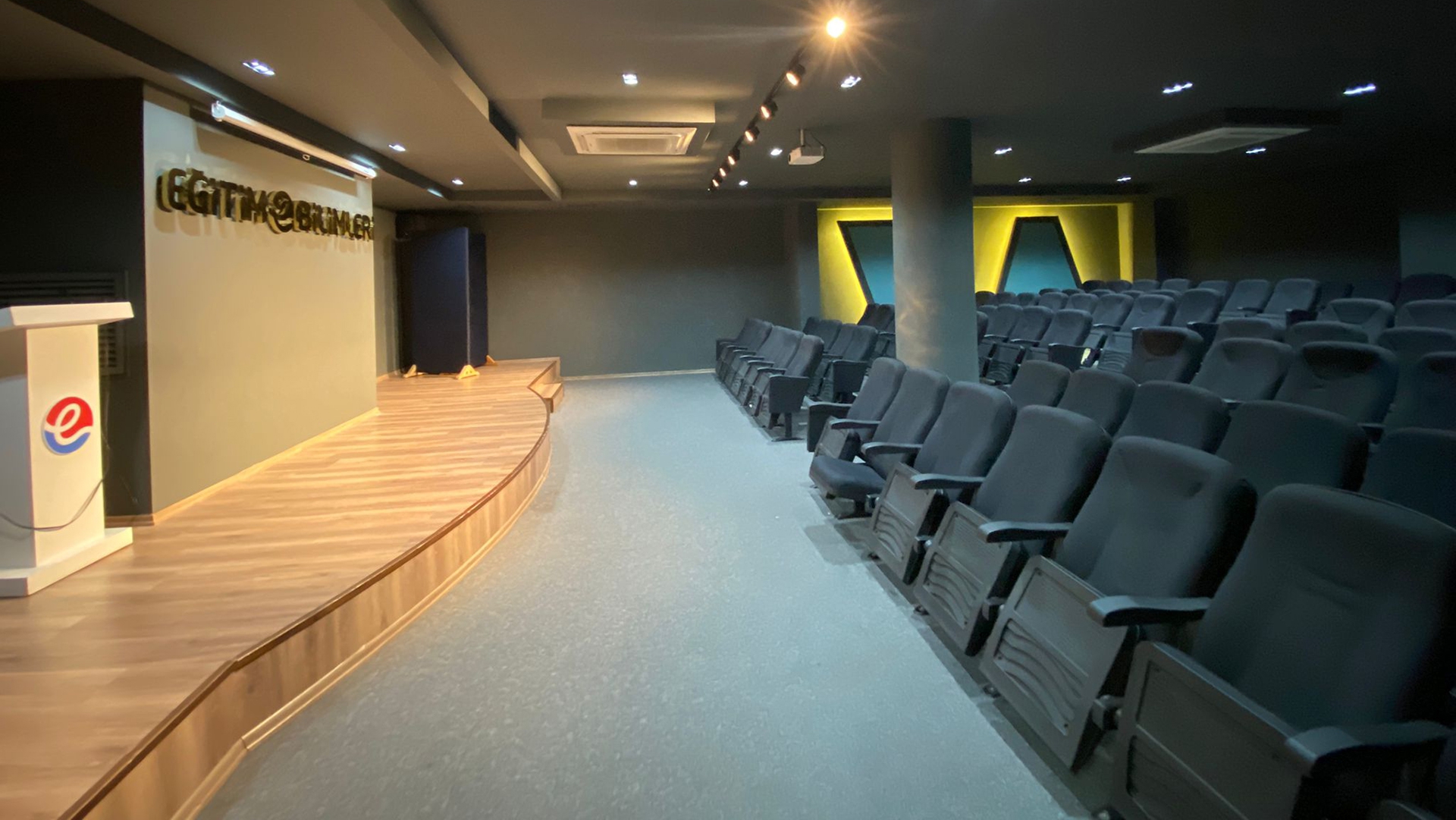 Konferans Salonu