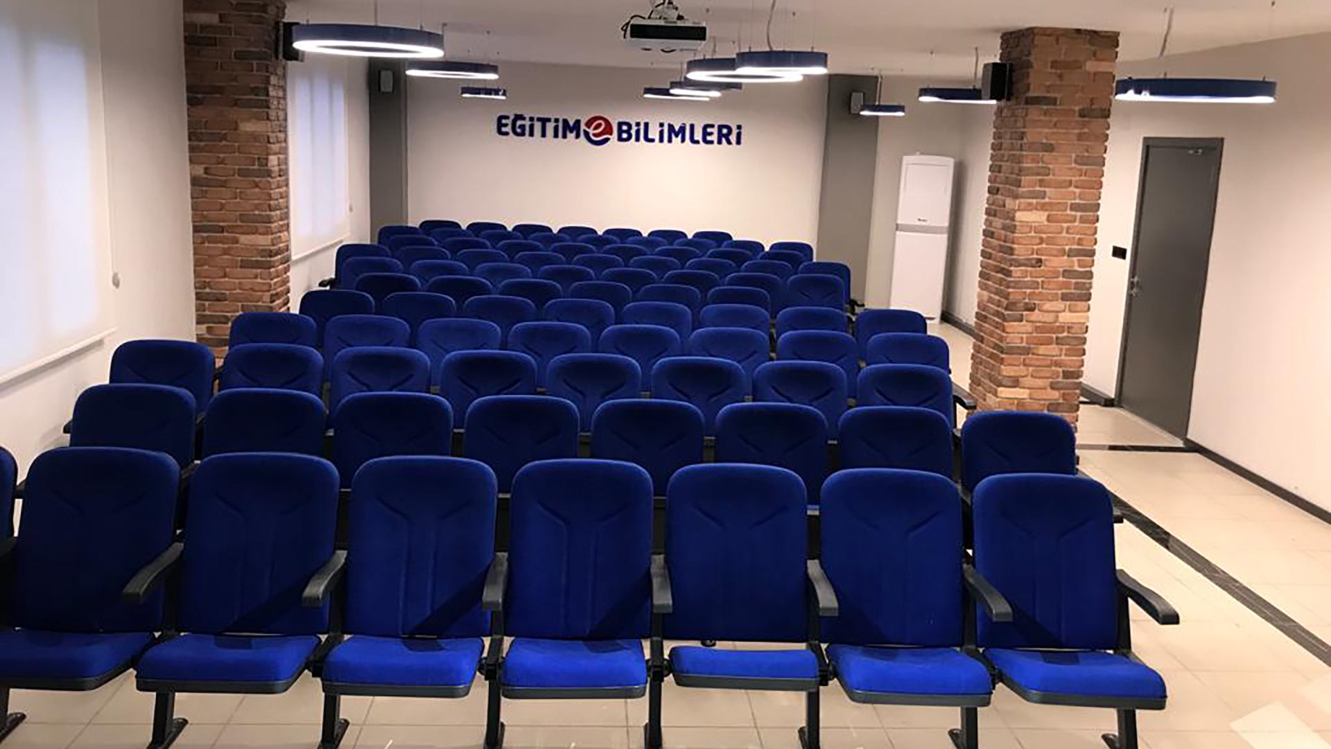 Seminer Salonu